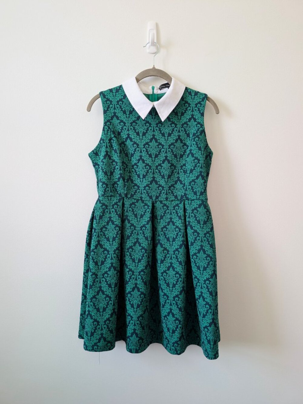 Mela Loves London Green Baroque Damask Sleeveless Dress | Size 8